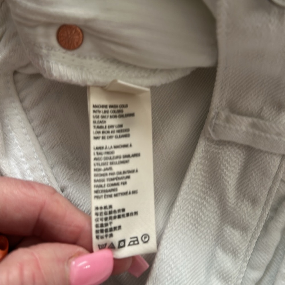 We the free, size 26, white cut off button fly shorts - Picture 10 of 11